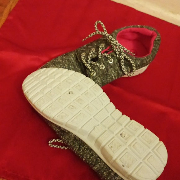 Shoes - Picture 3 of 3